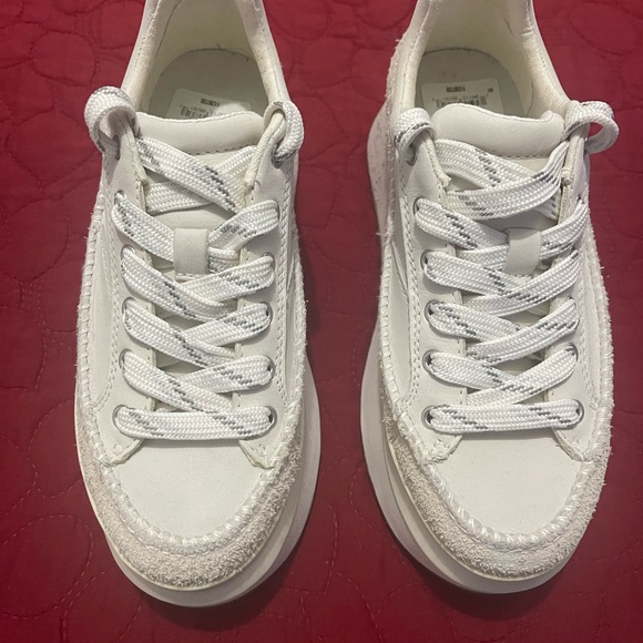 UGG Sneakers - Picture 2 of 8